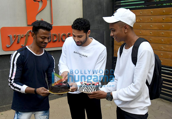 photos siddhant chaturvedi celebrates one year of gully boy 1