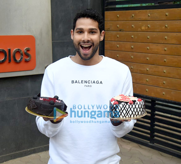 photos siddhant chaturvedi celebrates one year of gully boy 3