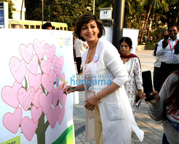 Photos: Sonali Bendre graces Nargis Dutt Foundation on World Cancer Day Photos: Sonali Bendre graces Nargis Dutt Foundation on World Cancer Day