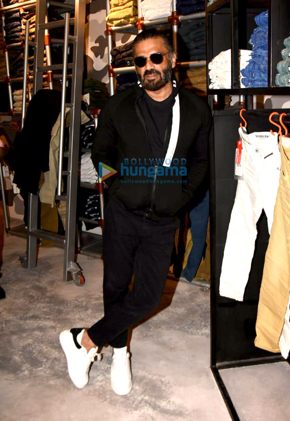 photos suniel shetty snapped at the launch of the rookies jeans 6