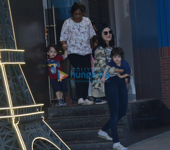 photos sunny leone spotted at play school in juhu 3 3