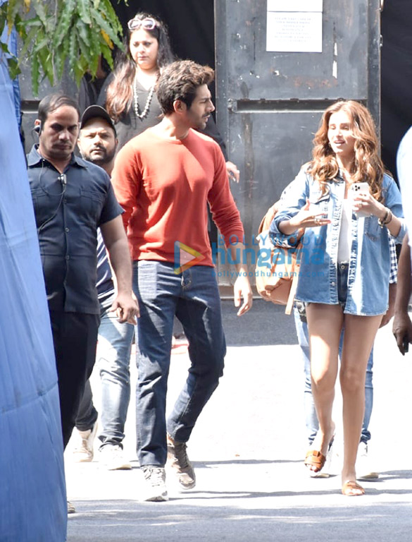 photos tara sutaria and kartik aaryan snapped during a shoot 4