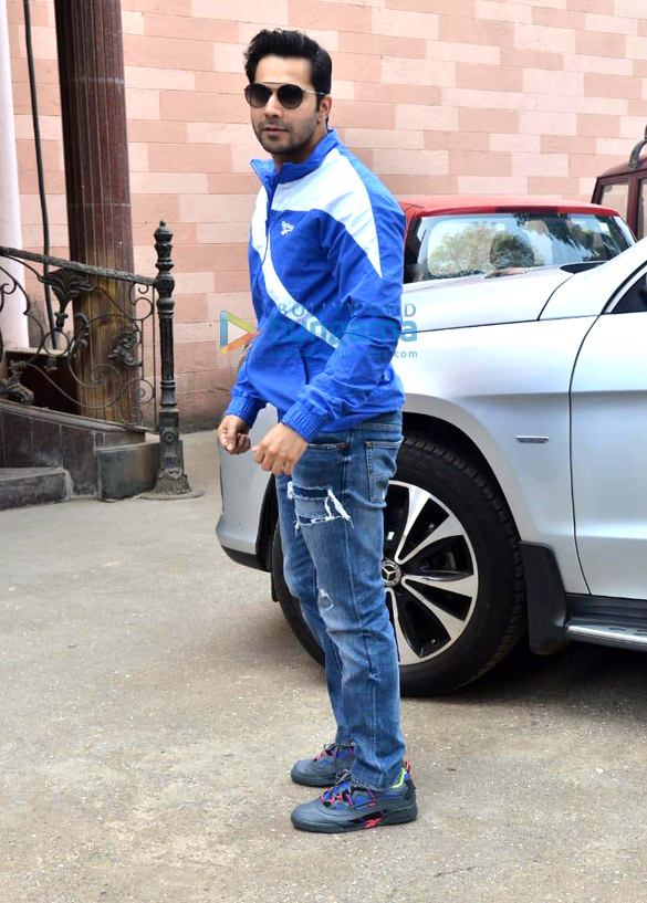photos varun dhawan snapped at a dubbing studio 4