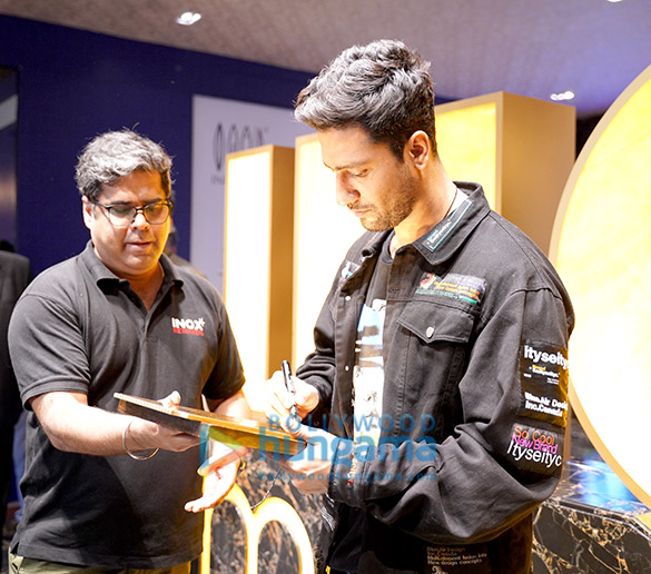 photos vicky kaushal snapped at inox experiencing the virtual reality tour of his movie bhoot part one the haunted ship 2