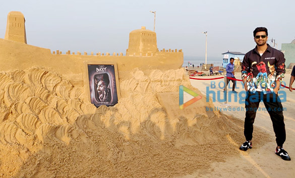 vicky kaushal snapped visitng the ship stationed at juhu beach to promote h 2