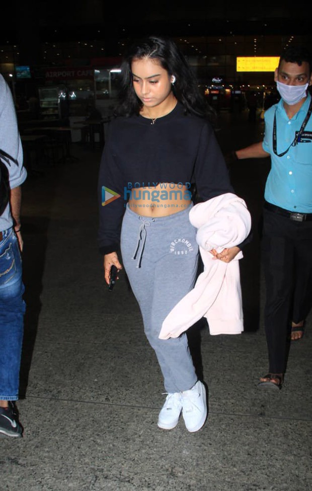 Amid Coronavirus pandemic, Kajol returns to Mumbai with daughter Nysa from Singapore Amid Coronavirus pandemic, Kajol returns to Mumbai with daughter Nysa from Singapore