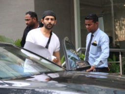 BREAKING! Kartik Aaryan leaves the hospital after surgery