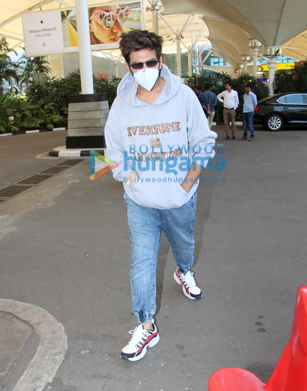 Bhool Bhulaiyaa 2 Kartik Aaryan returns to Mumbai after shoot gets halted due to Coronavirus outbreak