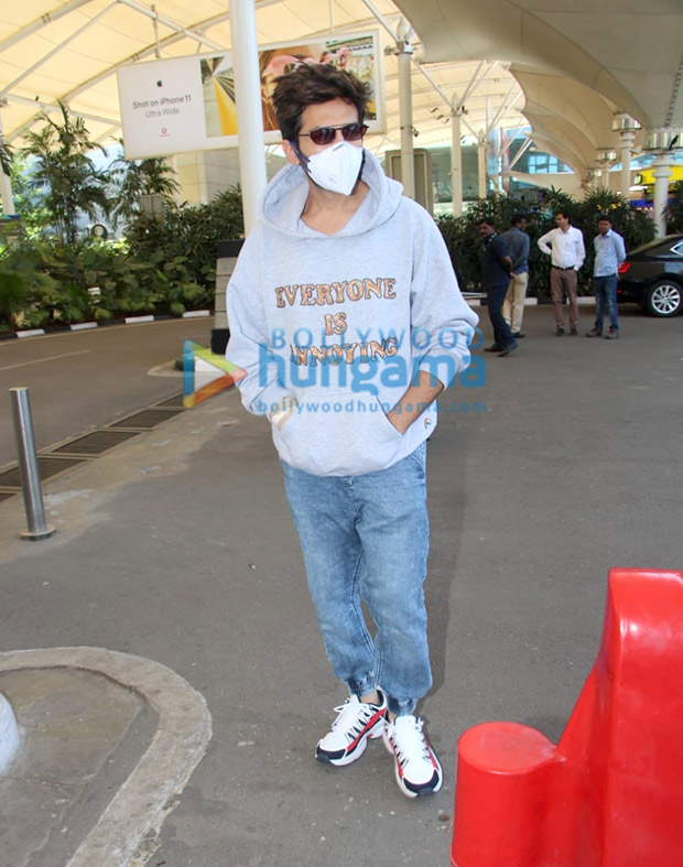 Bhool Bhulaiyaa 2 Kartik Aaryan returns to Mumbai after shoot gets halted due to Coronavirus outbreak