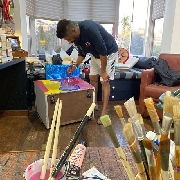 Coronavirus Outbreak: Vivek Agnihotri to sell his paintings to raise money for daily wage workers Coronavirus Outbreak: Vivek Agnihotri to sell his paintings to raise money for daily wage workers
