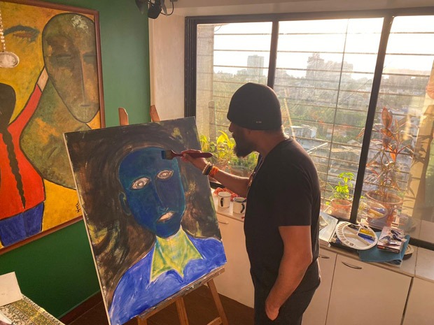 Coronavirus Outbreak: Vivek Agnihotri to sell his paintings to raise money for daily wage workers Coronavirus Outbreak: Vivek Agnihotri to sell his paintings to raise money for daily wage workers