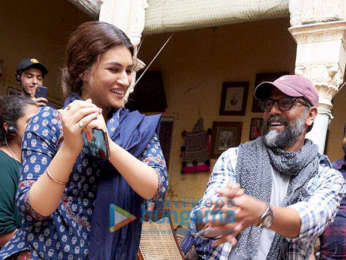 On The Sets Of The Movie Mimi