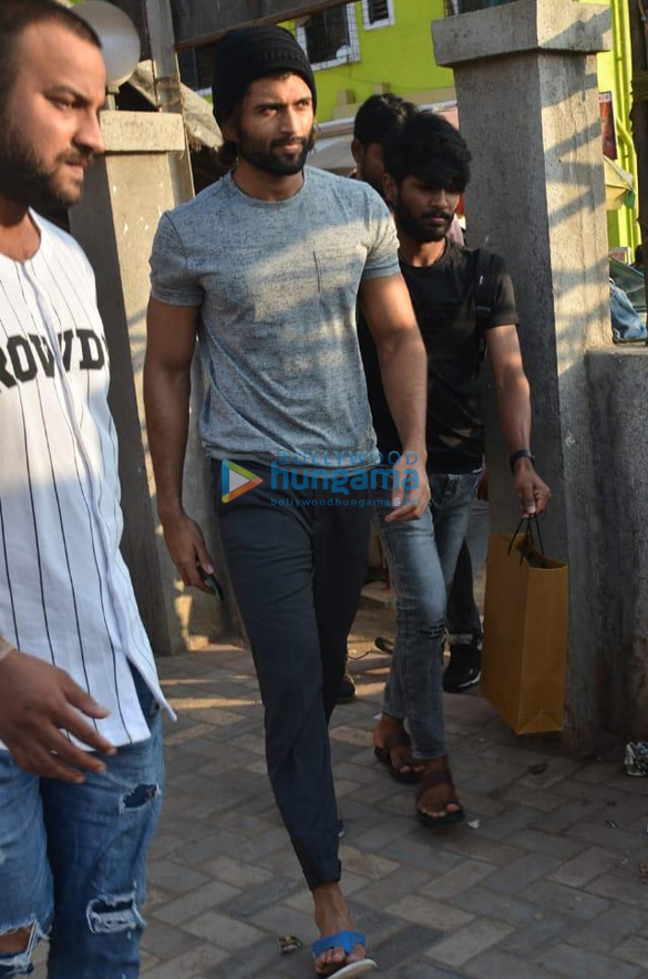 photos ananya panday and vijay deverakonda snapped at versova jetty 1