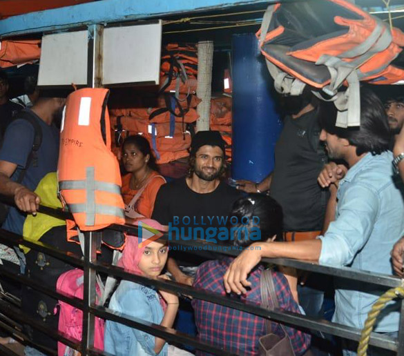 photos ananya panday and vijay deverakonda snapped at versova jetty 2 2