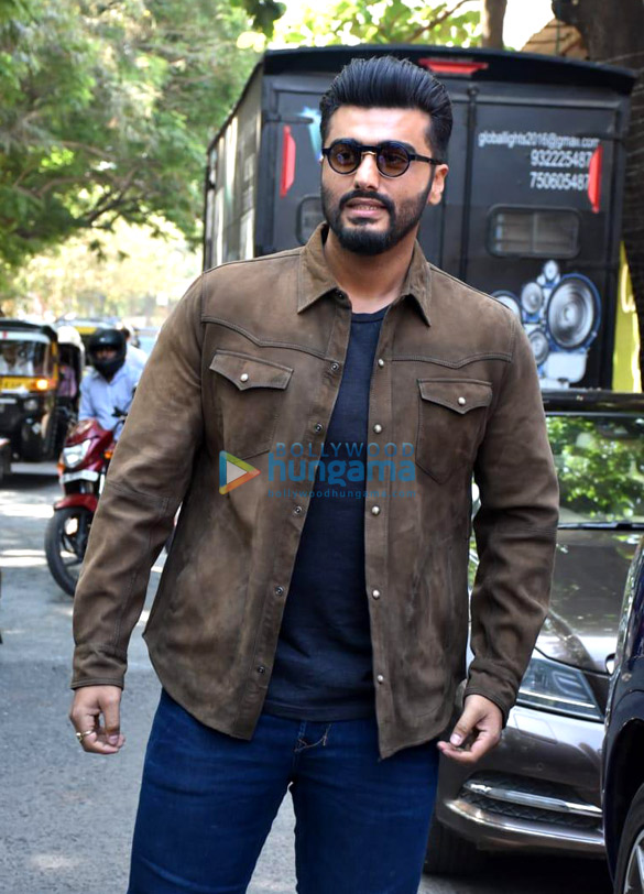 photos arjun kapoor and parineeti chopra snapped during sandeep aur pinky faraar promotions 5