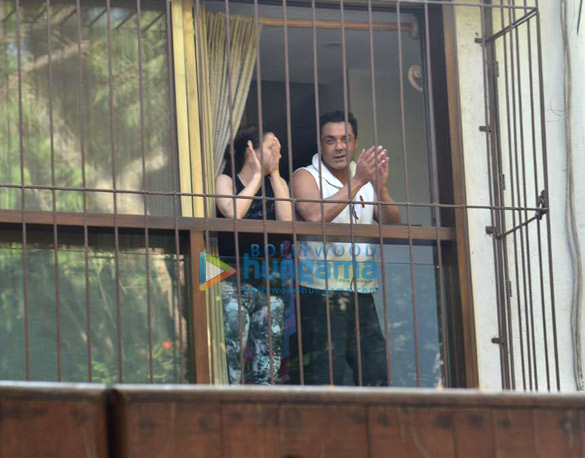 photos celebs indulge in clapping during janta curfew 3