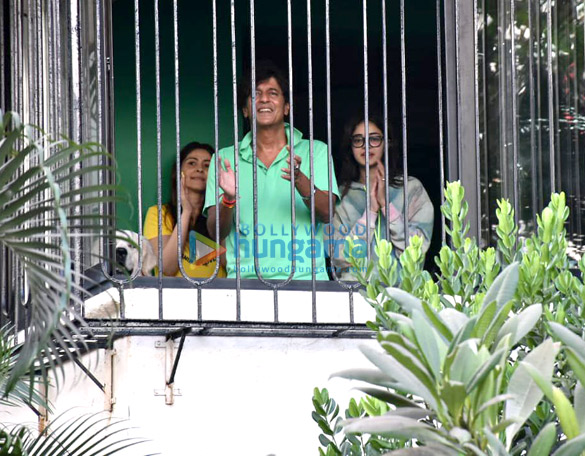 photos celebs indulge in clapping during janta curfew 4 2