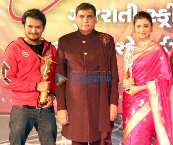 photos daisy shah anand pandit bhumi trivedi and others snapped at 19th transmedia gujarati screen and stage awards 14
