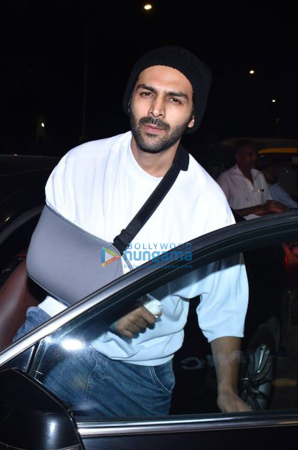 photos kartik aaryan snapped at david dhawans office 2