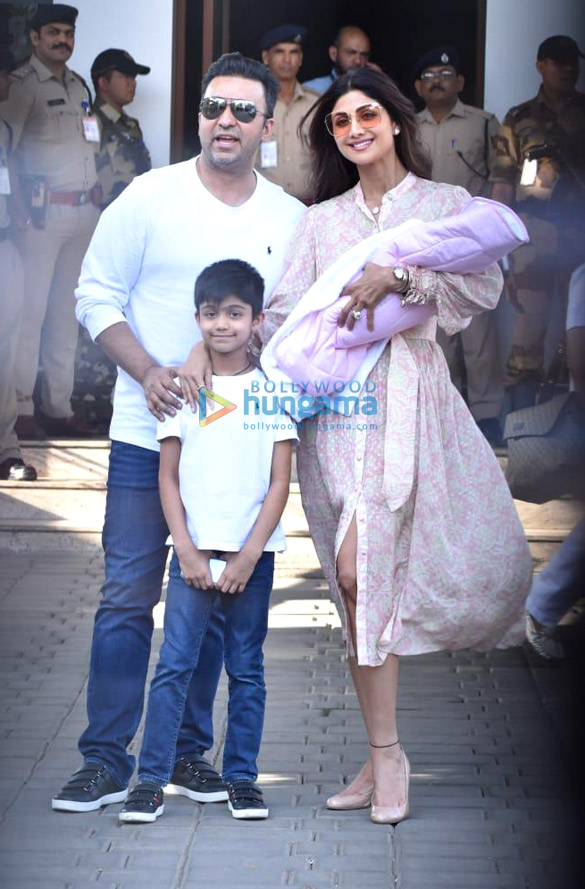 photos priyanka chopra jonas shilpa shetty and others snapped at the airport 1