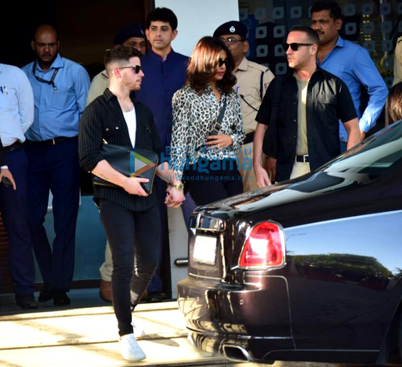 photos priyanka chopra jonas shilpa shetty and others snapped at the airport 4