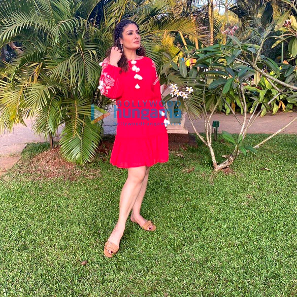 photos raveena tandon poses for pictures 3