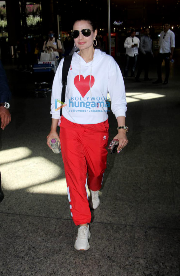 photos sidharth malhotra tamanna bhatia ameesha patel and karan johar snapped at the airport 3