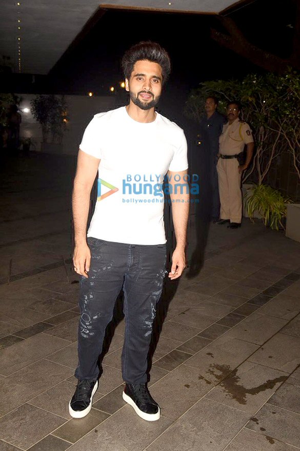 photos stars visit vashu bhagnanis house to celebrate 25 years of pooja entertainment 6