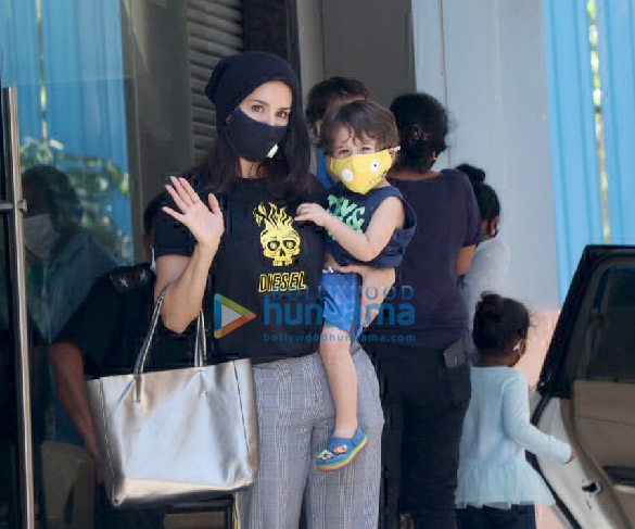 photos sunny leone snapped with her kids at play school in juhu 1 5