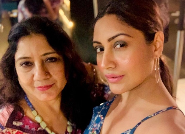 Surbhi Chandna and her mother jam over a melodious song and the video is all things love!