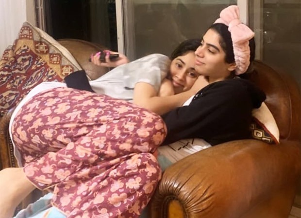 Janhvi Kapoor and Kushi Kapoor are all cuddles in this picture and it will make you miss your sibling!