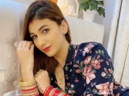 Jasleen Matharu clears rumours about being married after posting a cryptic picture with chooda and vermillion