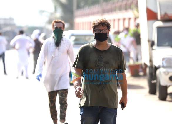 photos actor irrfan khans last rites take place in mumbai 3 2
