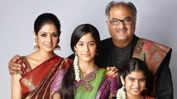 This throwback picture of Sridevi and Boney Kapoor with their daughters Janhvi and Khushi is pretty wholesome
