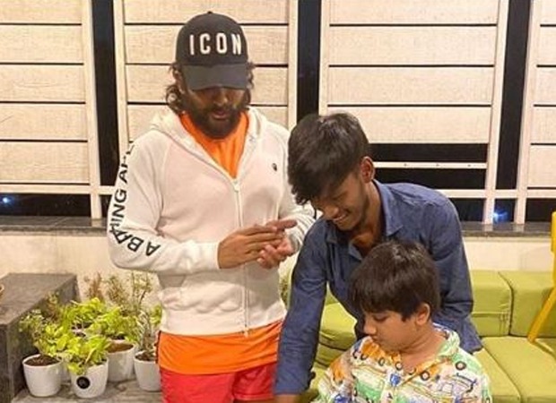 Allu Arjun celebrates his personal assistant's birthday at his residence