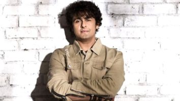 EMOTIONAL – How Sonu Nigam made whole world see his Mom singing on stage?