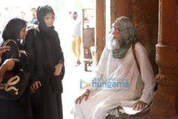 Movie Stills of the movie Gulabo Sitabo