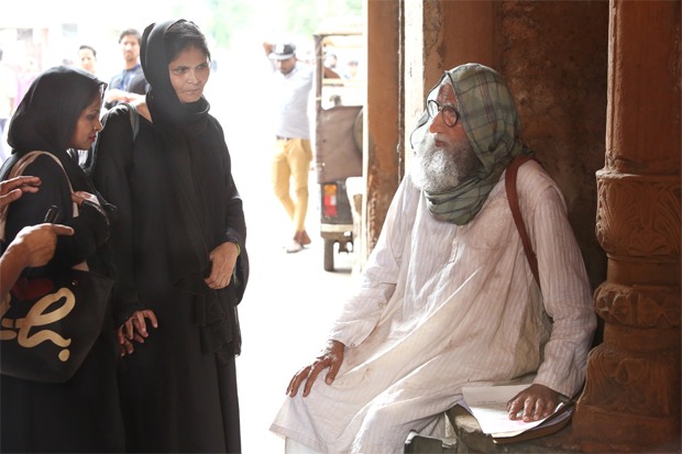 Gulabo Sitabo - Shoojit Sircar says almost no one could recognise Amitabh Bachchan Gulabo Sitabo - Shoojit Sircar says almost no one could recognise Amitabh Bachchan