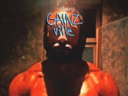 Ranveer Singh flaunts his ripped body amid self-quarantine