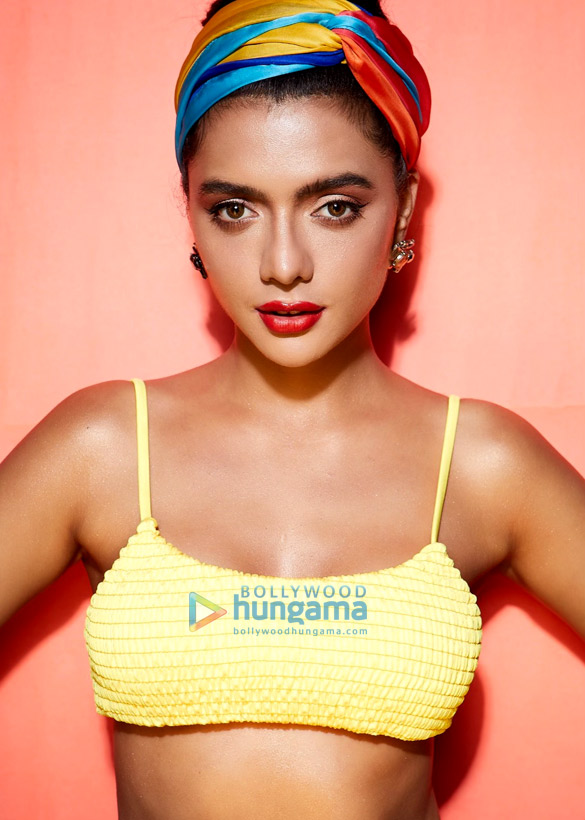 ruhi singh 3 4