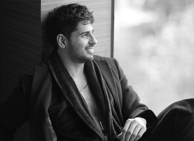 Sidharth Malhotra embraces his inner baker, bakes a healthy loaf of bread
