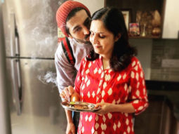Watch: Kartik Aaryan asks his mother for lakhs but receives a ‘laat’!