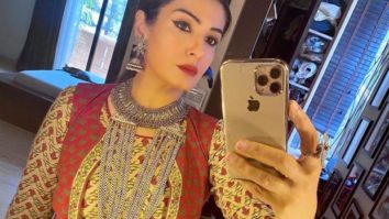 Raveena Tandon shoots for PM-Cares fund show with social distancing, says “waiting for this to pass”