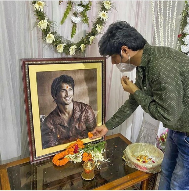 Shekhar Suman and Sandip Ssingh visit Sushant Singh Rajput's Patna home to meet his family Shekhar Suman and Sandip Ssingh visit Sushant Singh Rajput's Patna home to meet his family
