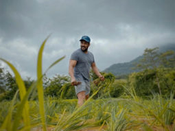 Salman Khan helps in planting rice with Iulia Vantur at his Panvel farmhouse