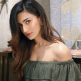 VIDEO Erica Fernandes cuts her own hair and the look is ‘bang’ on!