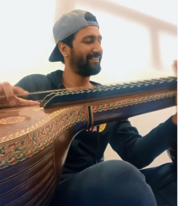 After 'Ae Watan' from Raazi, Vicky Kaushal plays Raag Yaman on the veena After 'Ae Watan' from Raazi, Vicky Kaushal plays Raag Yaman on the veena