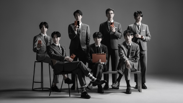 BTS look sharp in Thom Browne suits during the unveiling of Samsung Galaxy Z Fold 2 and Note 20 series BTS look sharp in Thom Browne suits during the unveiling of Samsung Galaxy Z Fold 2 and Note 20 series