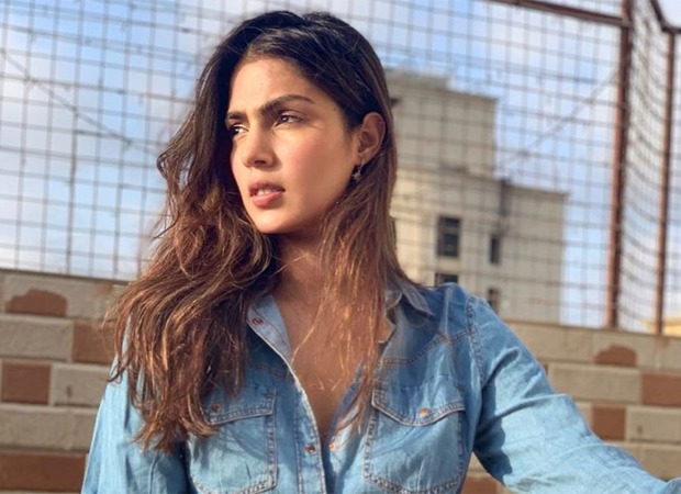 Rhea Chakraborty seeks help from Mumbai Police, shares video of her father getting mobbed by the reporters