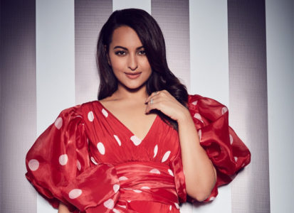 Porn Beautiful Actors Sonashi Sina Fuck - Sonakshi Sinha says 'ab bas' to cyberbullying, calls for action to support  a poet getting rape threats : Bollywood News - Bollywood Hungama